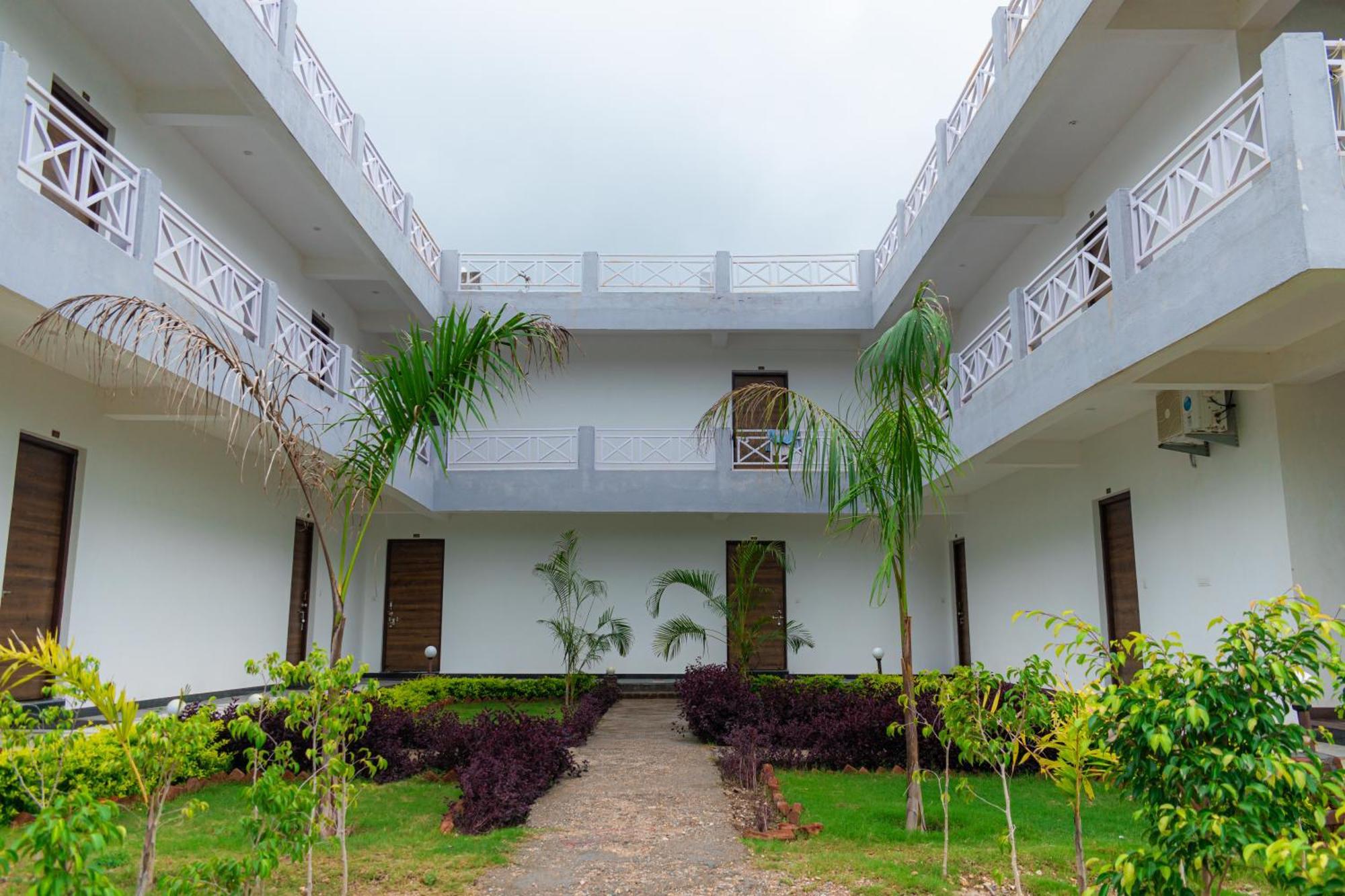 The Sky Imperial Pavoreal Jungle Resort Kumbhalgarh Ngoại thất bức ảnh