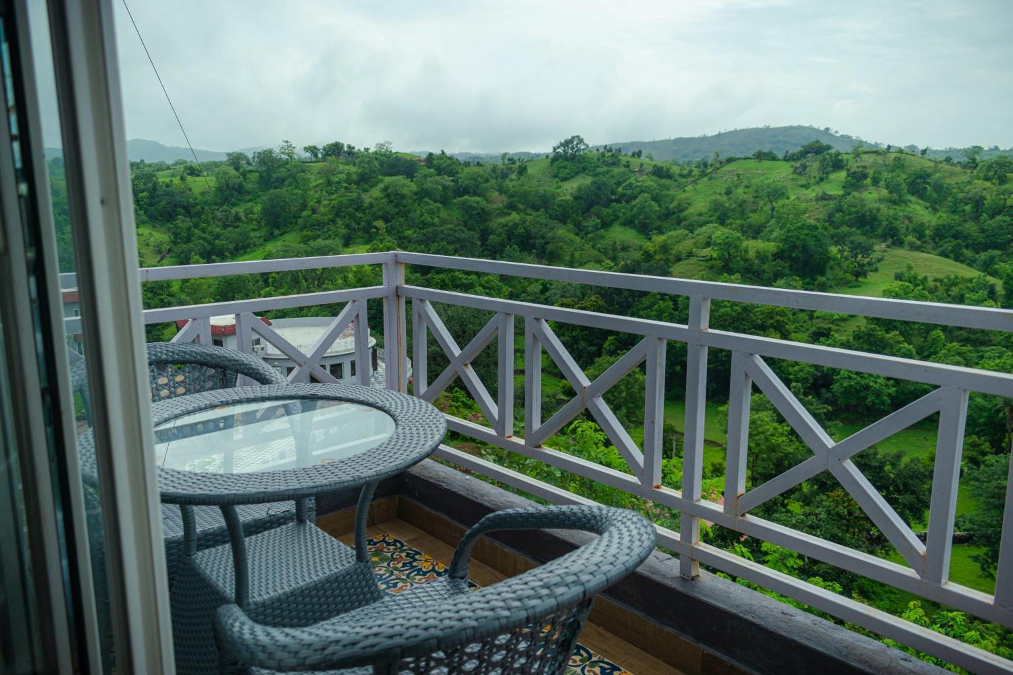 The Sky Imperial Pavoreal Jungle Resort Kumbhalgarh Ngoại thất bức ảnh